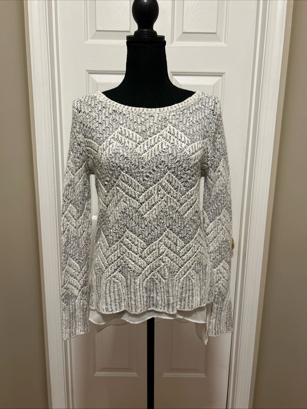 Lucky Brand Y2K Chevron Knit Sweater Womens Medium Gray Metallic Thread Layered